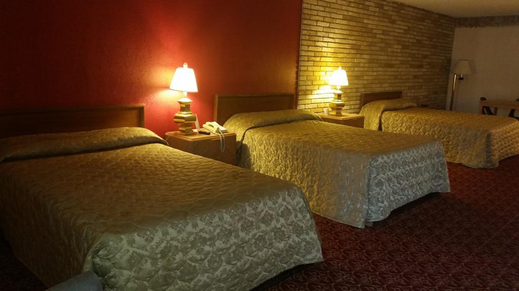 Executive Inn And Suites וואקסהאצ'י מראה חיצוני תמונה