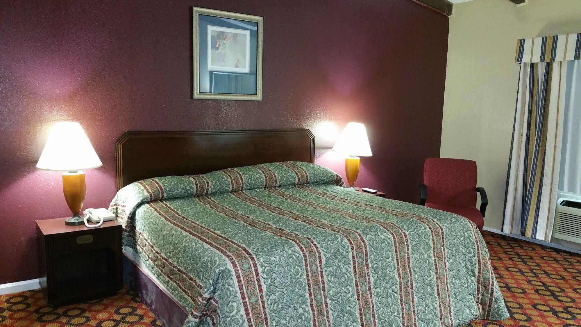 Executive Inn And Suites וואקסהאצ'י מראה חיצוני תמונה