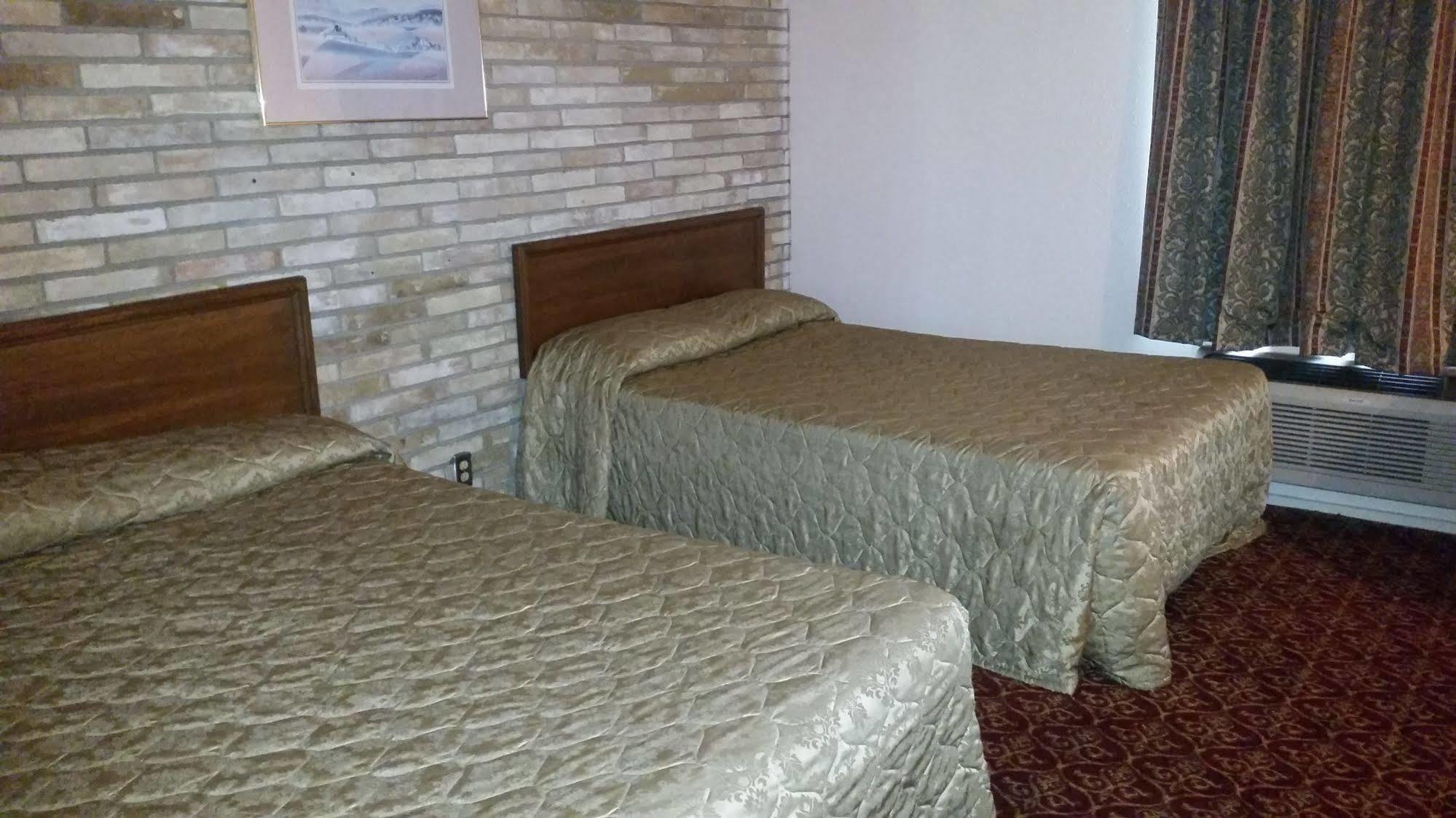 Executive Inn And Suites וואקסהאצ'י מראה חיצוני תמונה